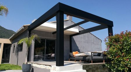 pergolas-noir-terrasse